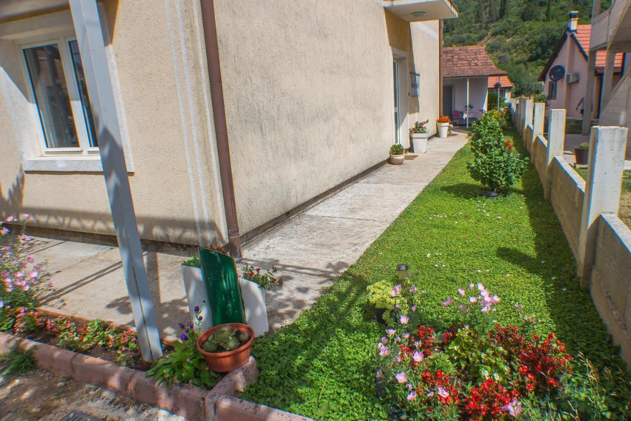 Apartments Kovac Tivat Exterior foto