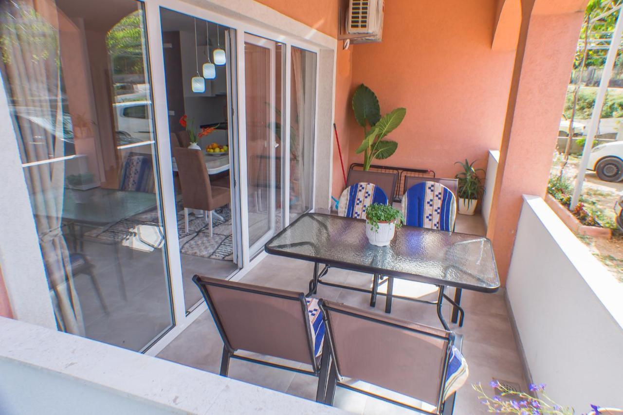 Apartments Kovac Tivat Exterior foto