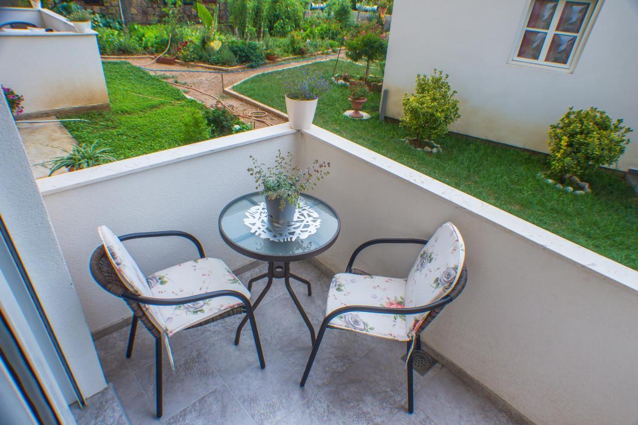 Apartments Kovac Tivat Exterior foto