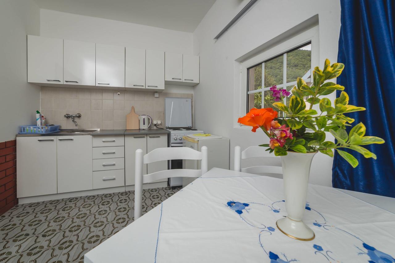 Apartments Kovac Tivat Exterior foto