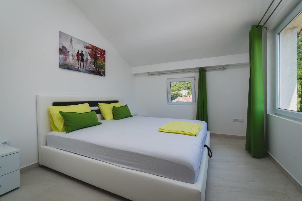 Apartments Kovac Tivat Exterior foto