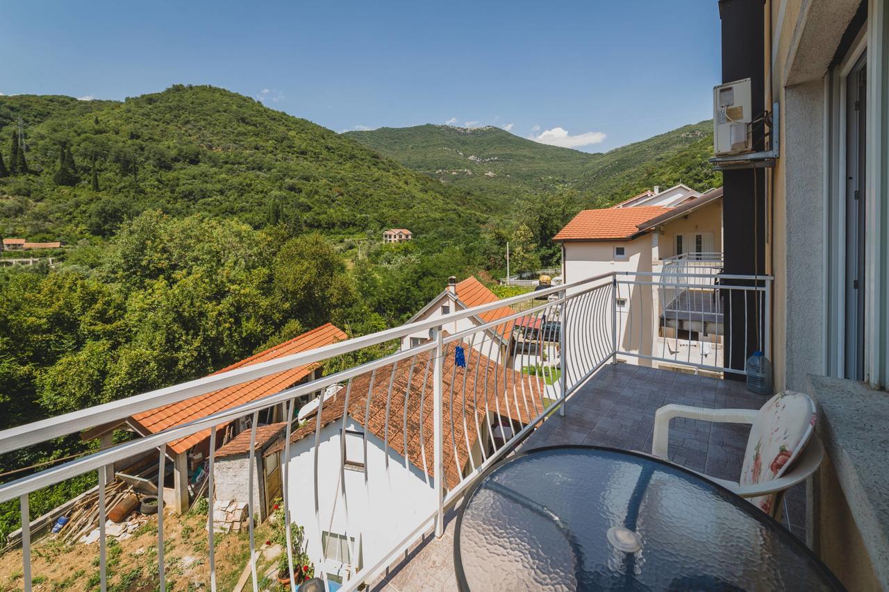 Apartments Kovac Tivat Exterior foto