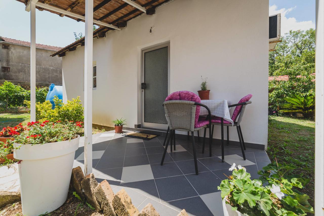 Apartments Kovac Tivat Exterior foto