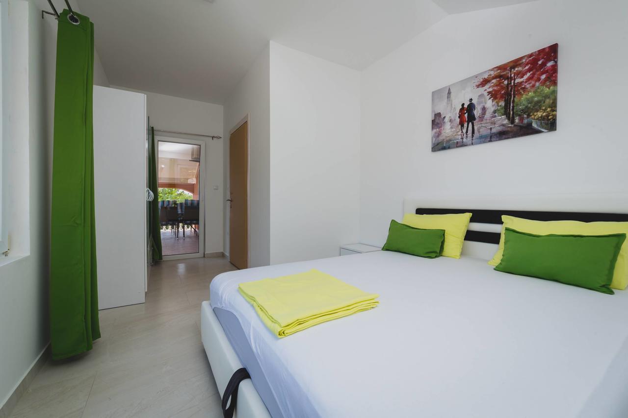 Apartments Kovac Tivat Exterior foto