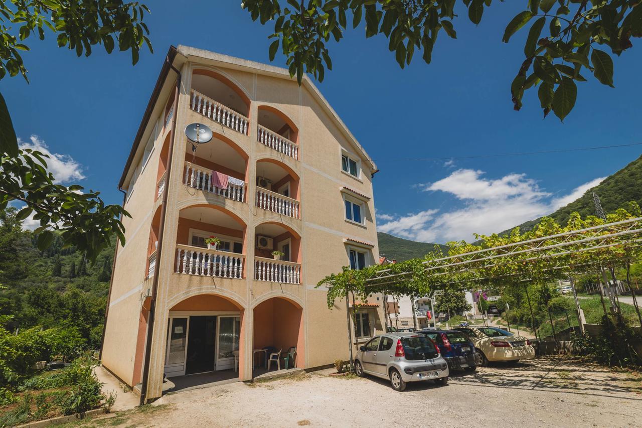 Apartments Kovac Tivat Exterior foto
