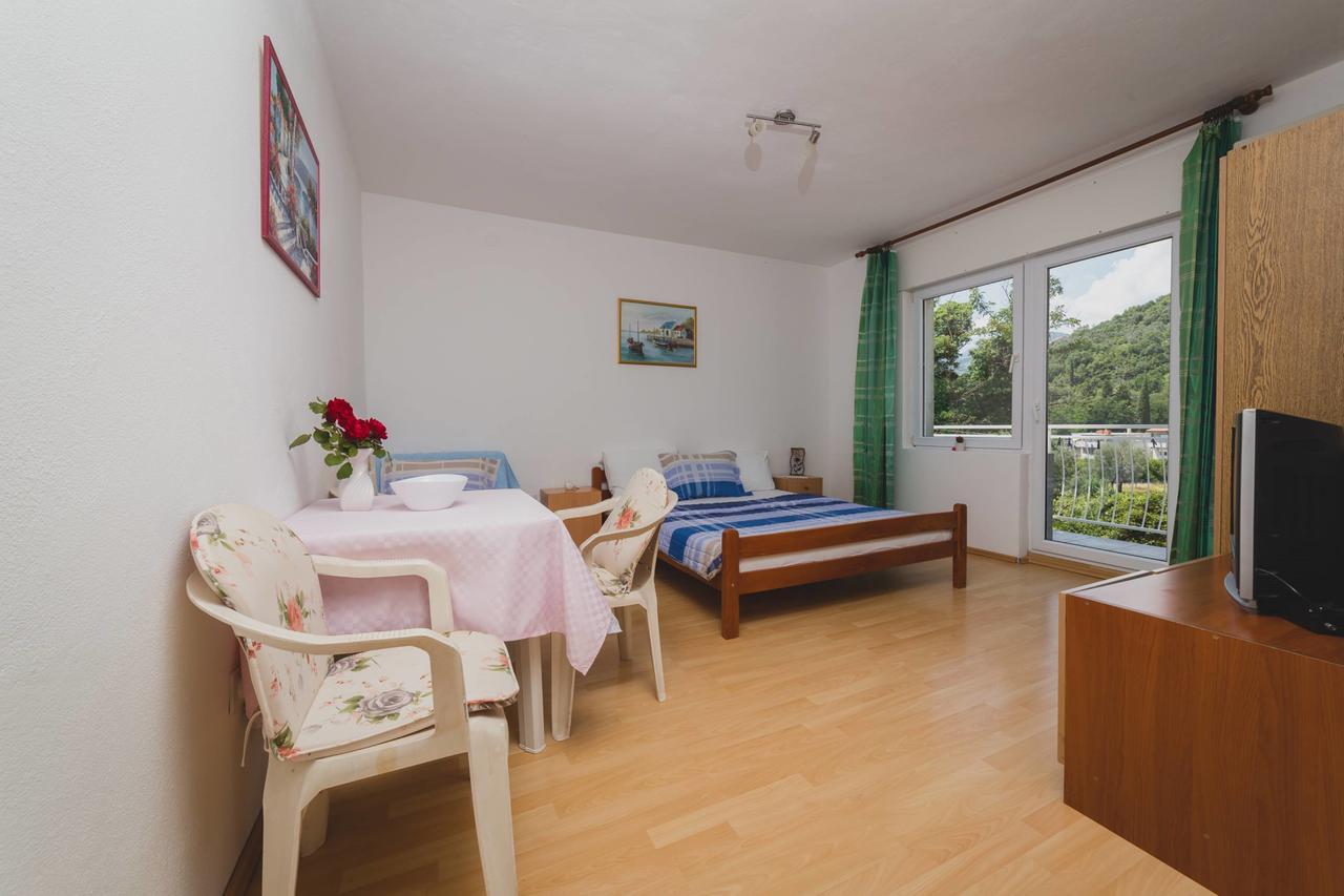 Apartments Kovac Tivat Exterior foto