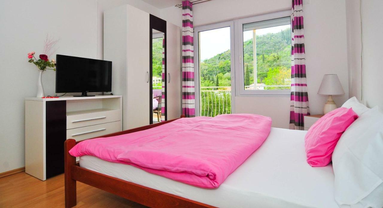 Apartments Kovac Tivat Exterior foto