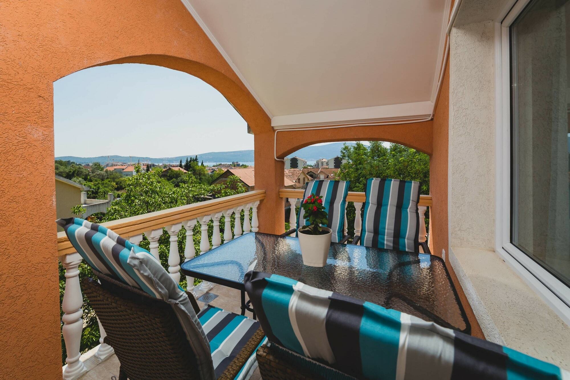 Apartments Kovac Tivat Exterior foto