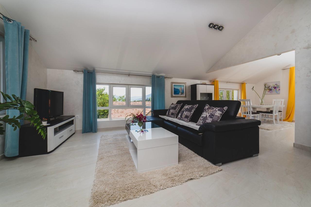 Apartments Kovac Tivat Exterior foto